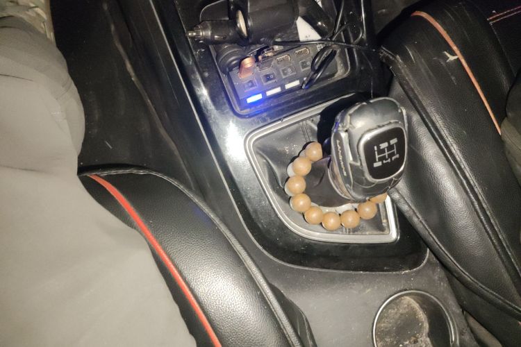 陆风X2 2017款 1.6L 手动精英版中控内饰18