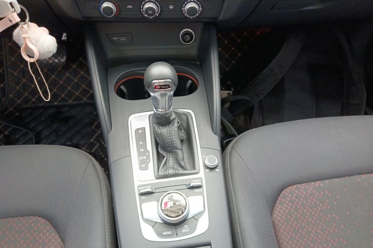 奥迪A3 2020款 改款 Limousine 35 TFSI 进取型 国VI中控内饰18