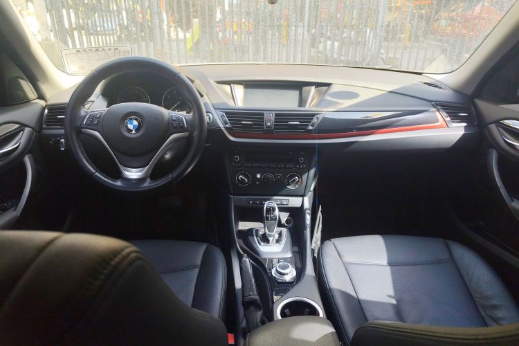 宝马X1 2015款 sDrive18i 时尚晋级版中控内饰12