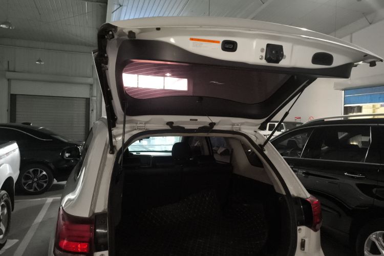 三菱 欧蓝德 2016款 2.4L 四驱精英版 5座局部细节23