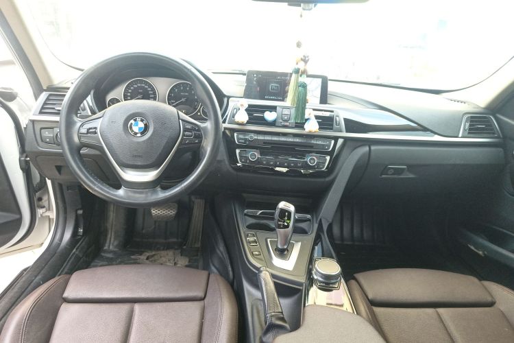 宝马3系 2019款 320Li 时尚型中控内饰12