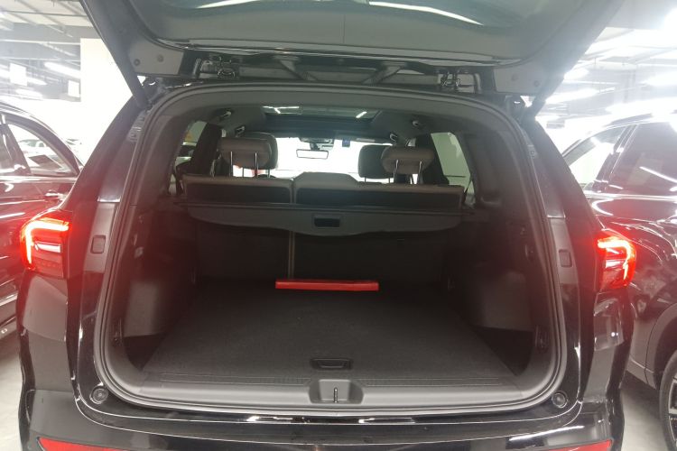 别克 2022款 昂科威Plus 652T 五座豪华型机舱底盘23