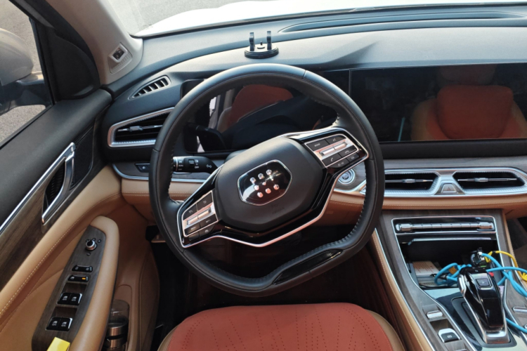 蓝电E5 2023款 1.5L DE-i 100KM臻享型 7座中控内饰13