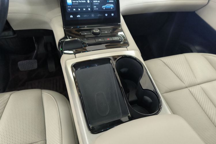 蔚来ES8 2018款 创始版中控内饰18