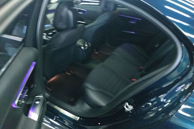 奔驰C级 2023款 改款 C 200 L 运动版中控内饰21