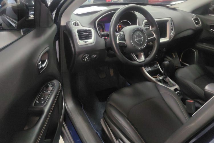 Jeep 指南者 2020款 220T 自动领先版中控内饰7003