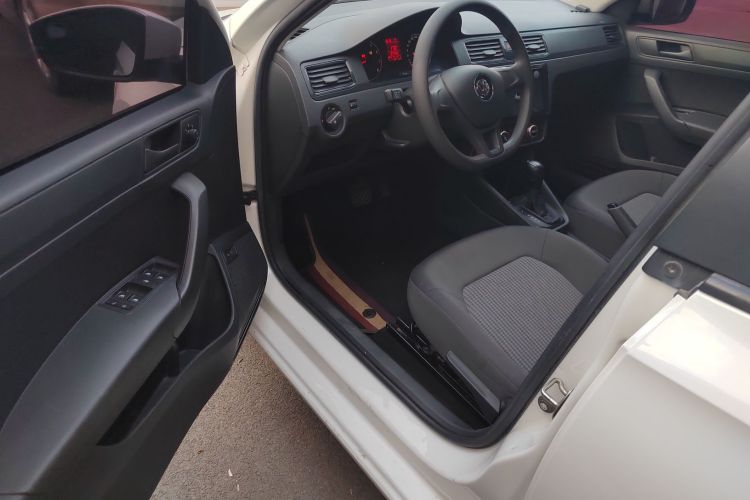 大众 桑塔纳 2018款 1.5L 自动风尚版中控内饰20