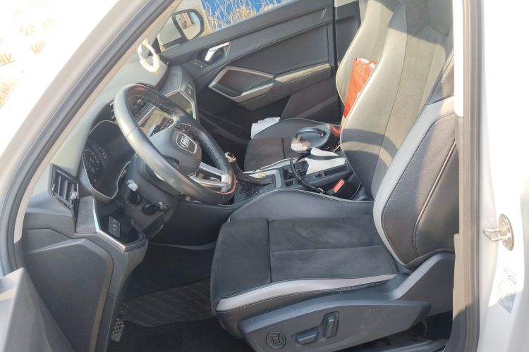 奥迪Q3 2020款 35 TFSI 进取动感型中控内饰19