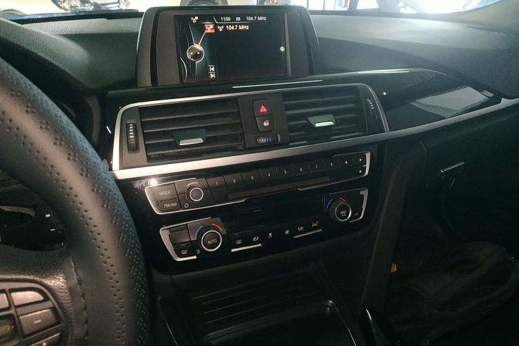 宝马3系 2017款 320Li 时尚型中控内饰16