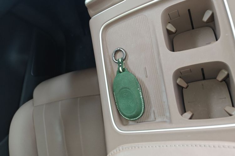 蔚来ES8 2023款 100kWh 签名版中控内饰11