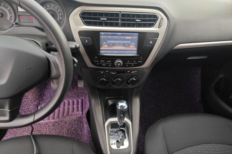 标致301 2014款 1.6L 自动舒适版中控内饰16