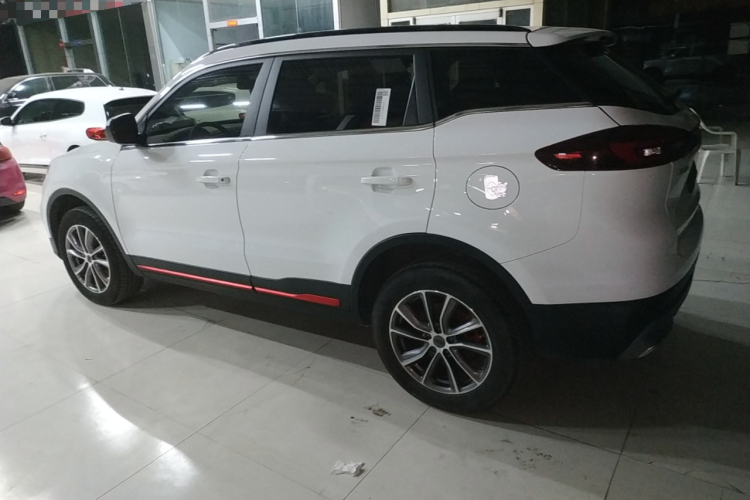 吉利汽车 博越 2021款 1.8TD DCT两驱亚运舒适版车身外观4