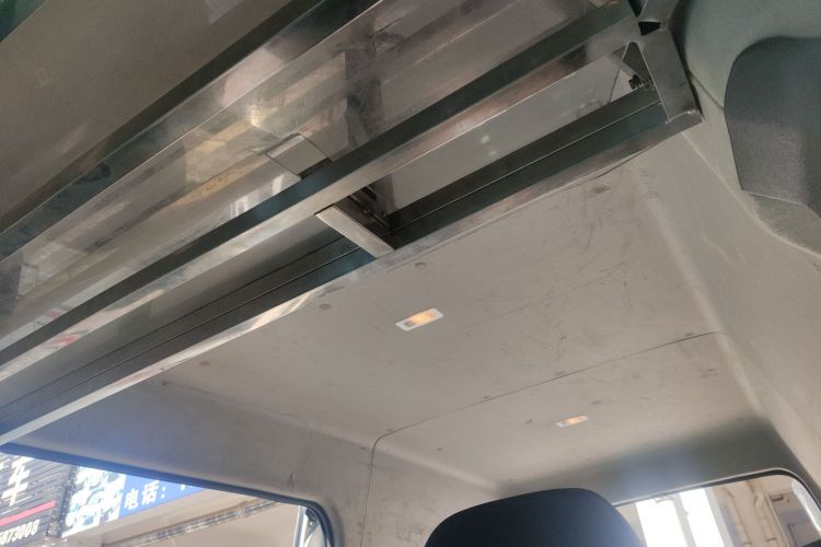 江铃福顺 2023款 2.0T 自动中轴中高顶商运型多功能乘用车7座中控内饰22