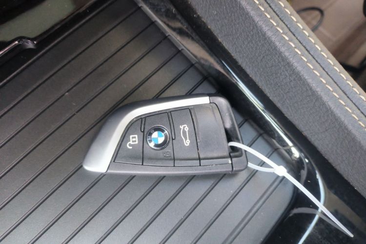 宝马1系 2021款 改款 125i M运动曜夜版中控内饰11