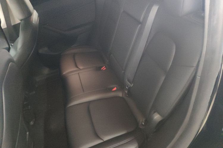 特斯拉 Model Y 2022款 改款 后轮驱动版中控内饰7004