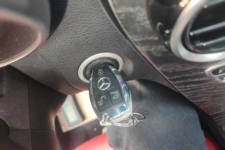 奔驰C级 2018款 C 200 L 运动版中控内饰7001