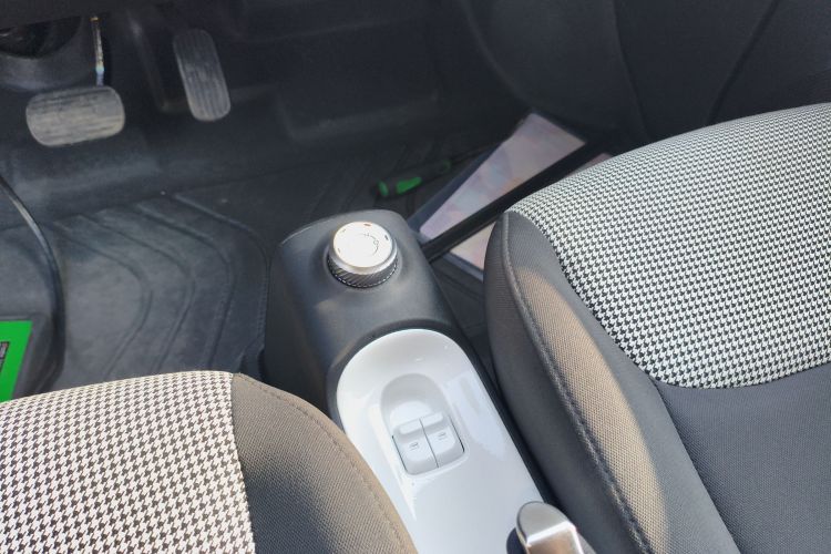 五菱汽车 宏光MINIEV 2024款 第三代 215km 青春版中控内饰18