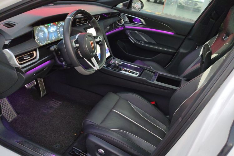 红旗H6 2023款 2.0T 致臻版中控内饰19