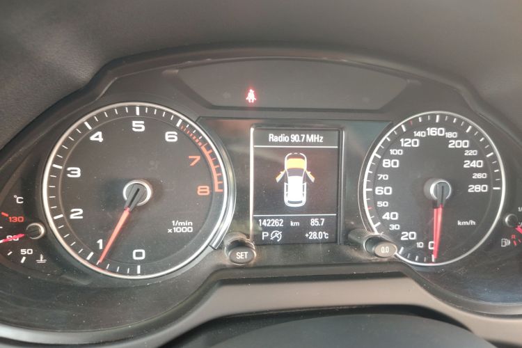 奥迪Q5 2017款 Plus 40 TFSI 技术型中控内饰14