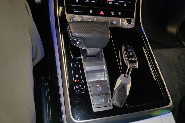 奥迪Q8 2019款 55 TFSI 臻选动感型局部细节18