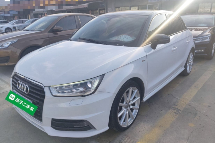 奥迪A1 2016款 30 TFSI Sportback S Line运动版车身外观4