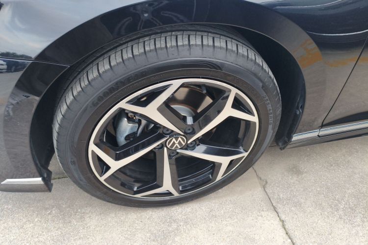 大众 迈腾 2023款 200万辆纪念版 330TSI DSG领先型车身外观6002