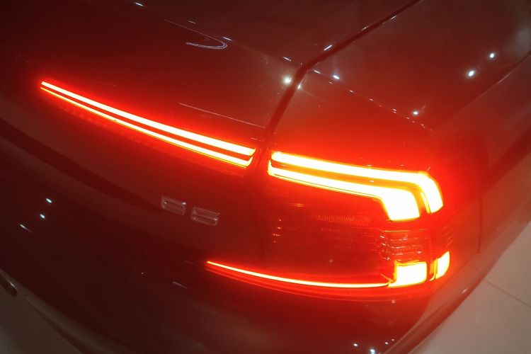 沃尔沃S90 2023款 B5 智逸豪华版车身外观9