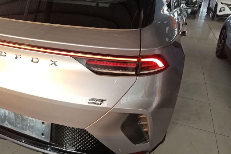 ARCFOX极狐 极狐 阿尔法T(ARCFOX αT) 2023款 480E 森林版 160kW车身外观9