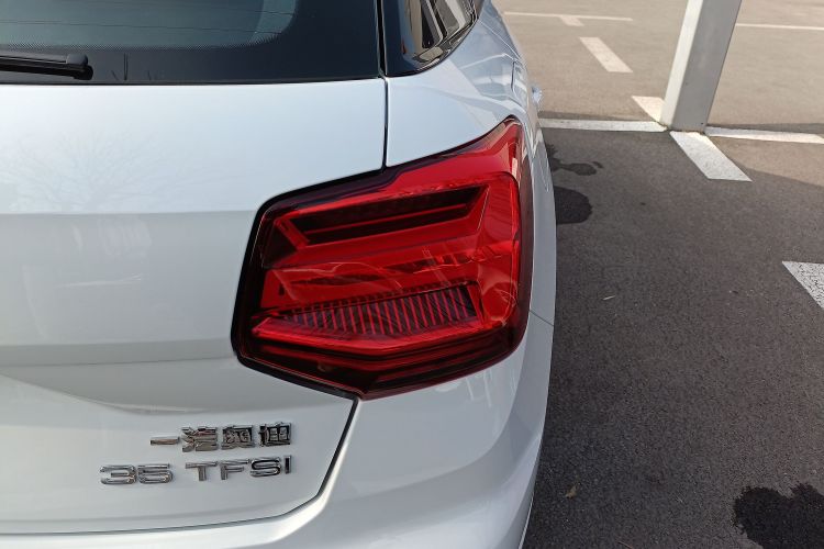 奥迪Q2L 2025款 35TFSI 时尚动感型车身外观9