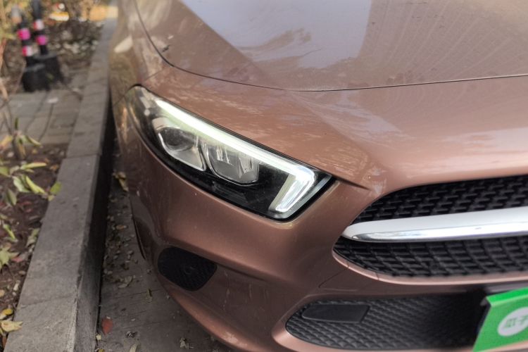 奔驰A级 2019款 改款 A 200 L车身外观6006