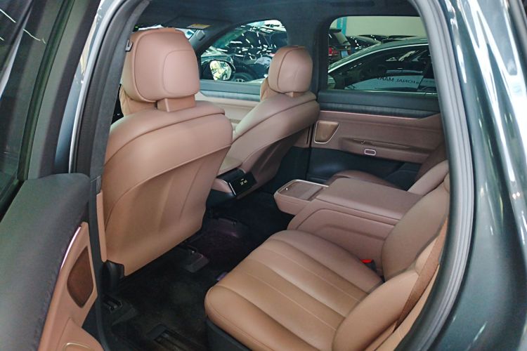 蔚来ES8 2023款 100kWh 签名版中控内饰7004