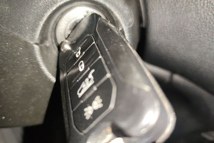 Jeep 自由侠 2017款 180T 自动高能版中控内饰11