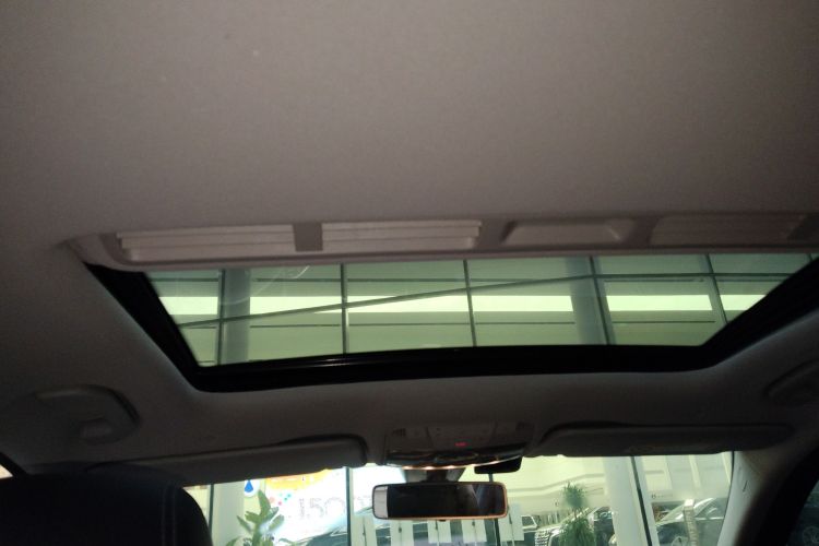 奔驰C级 2019款 C 180 L 时尚型运动版局部细节22