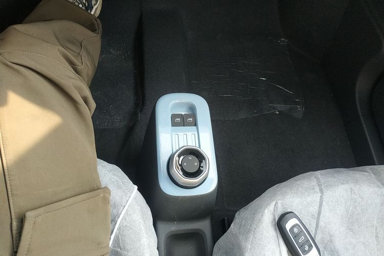 吉利银河 2024款 熊猫mini 200km 耐力熊中控内饰18