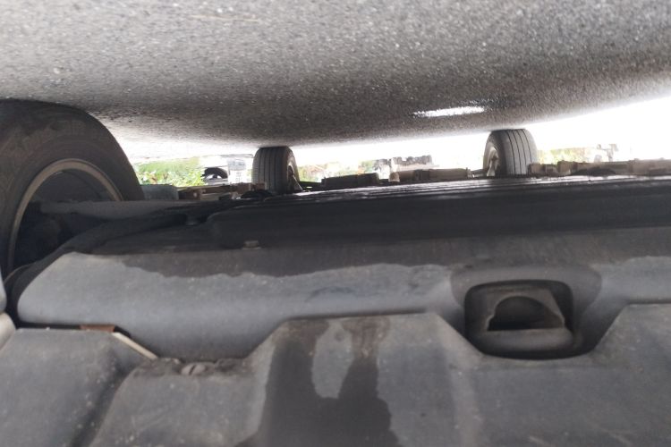 路虎 神行者2 2013款 2.2T SD4 SE柴油版局部细节9008