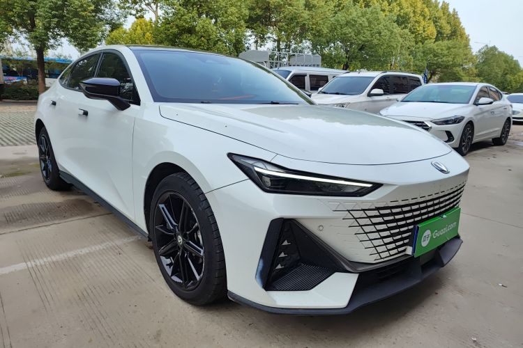 长安UNI-V 2023款 1.5T 尊贵型车身外观6002