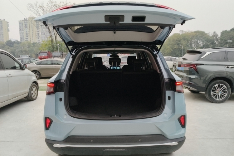 五菱汽车 五菱星辰 2021款 1.5T CVT星曜版机舱底盘23