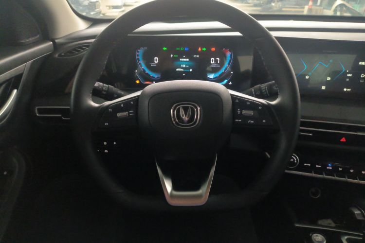 长安 逸动 2021款 PLUS 蓝鲸NE 1.4T GDI DCT尊贵型中控内饰13