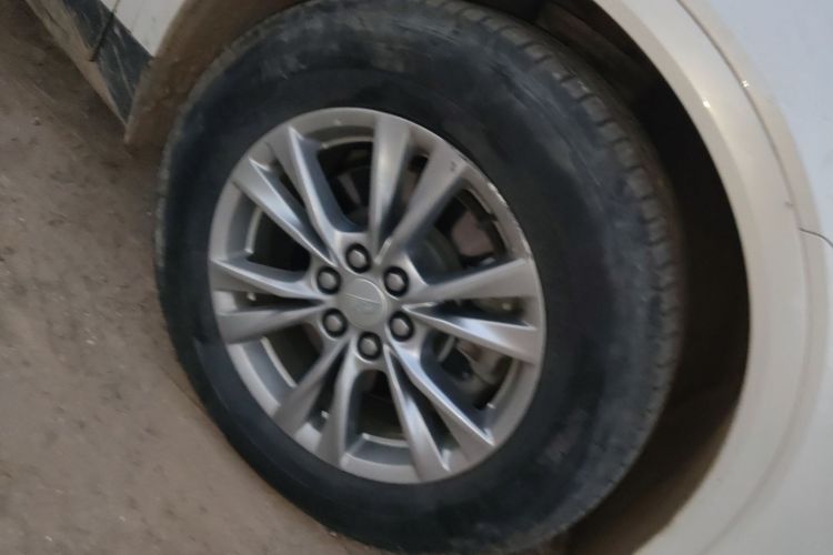 凯迪拉克XT5 2020款 改款 28T 豪华型车身外观10