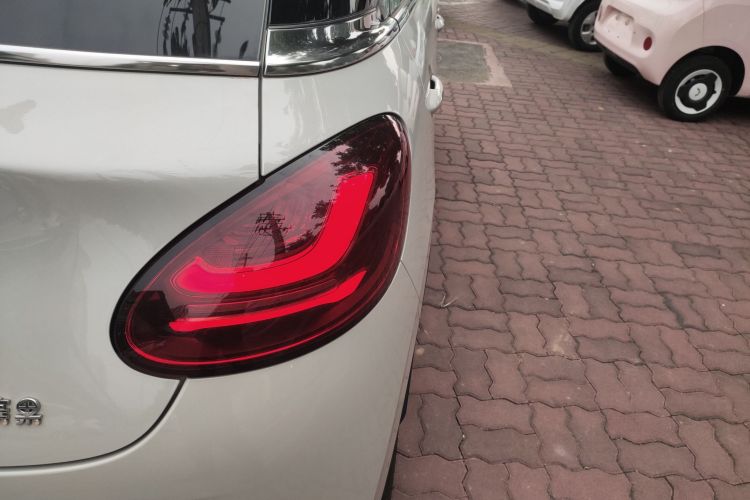 五菱汽车 五菱缤果 2024款 333km 悦享款车身外观9