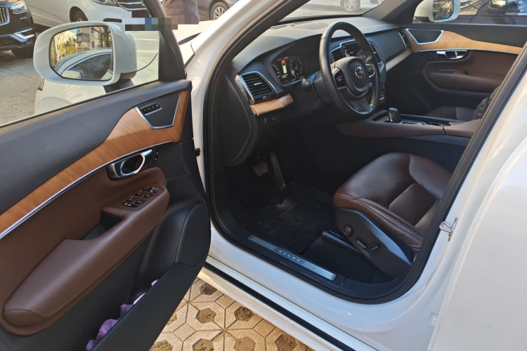 沃尔沃XC90 2021款 B5 智行豪华版 7座中控内饰20