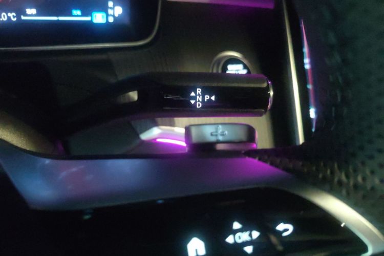 奔驰C级 2025款 C 260 L 运动版中控内饰18