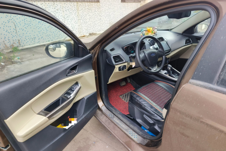 福特 福睿斯 2017款 1.5L 自动舒适型中控内饰20