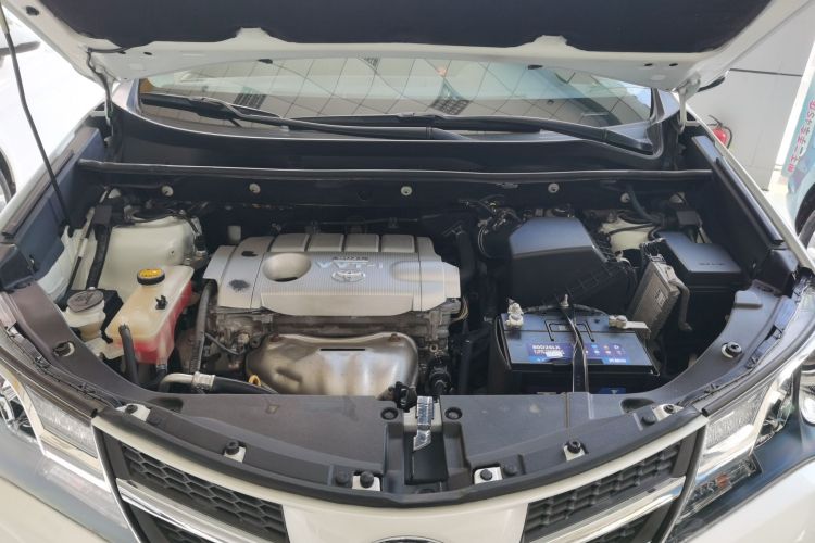 丰田 RAV4荣放 2015款 2.5L 自动四驱精英版局部细节24