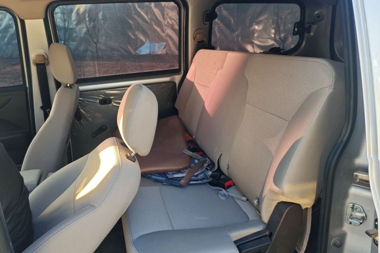 五菱汽车 五菱宏光V 2022款 1.5L劲取版电动助力LAR中控内饰21