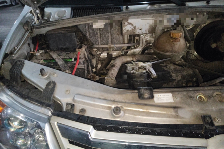 东风御风 御风 2021款 2.0T动力王前驱物流车长轴中顶6-9座国VI ZD20局部细节9006