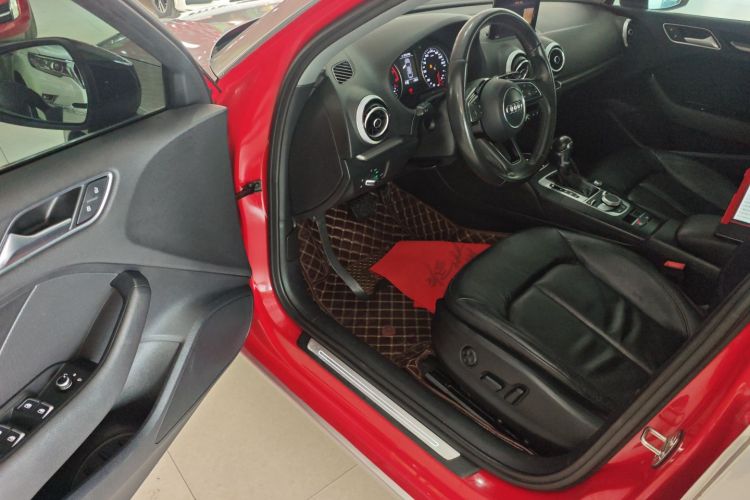 奥迪A3 2017款 Limousine 35 TFSI 风尚型中控内饰7003