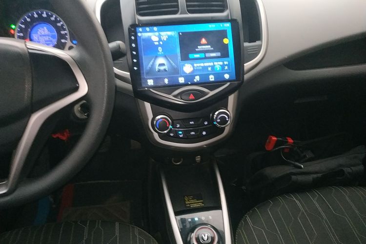 长安欧尚 奔奔E-Star 2021款 国民版 心悦版 磷酸铁锂（31.86kWh）局部细节16