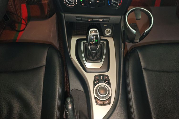 宝马X1 2014款 sDrive18i 时尚型中控内饰18