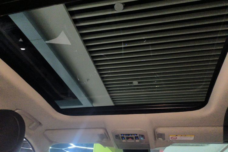 丰田 汉兰达 2022款 双擎 2.5L 四驱豪华版 7座局部细节22